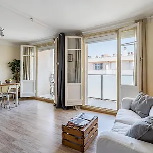 Avec Balcon, à 50m, Proche Vieux Port Appartement